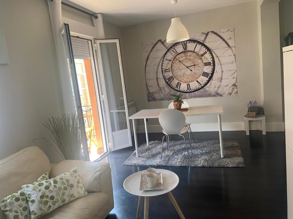 Apartamentos Logrono Centro, Tic Tac, Wifi Bagian luar foto