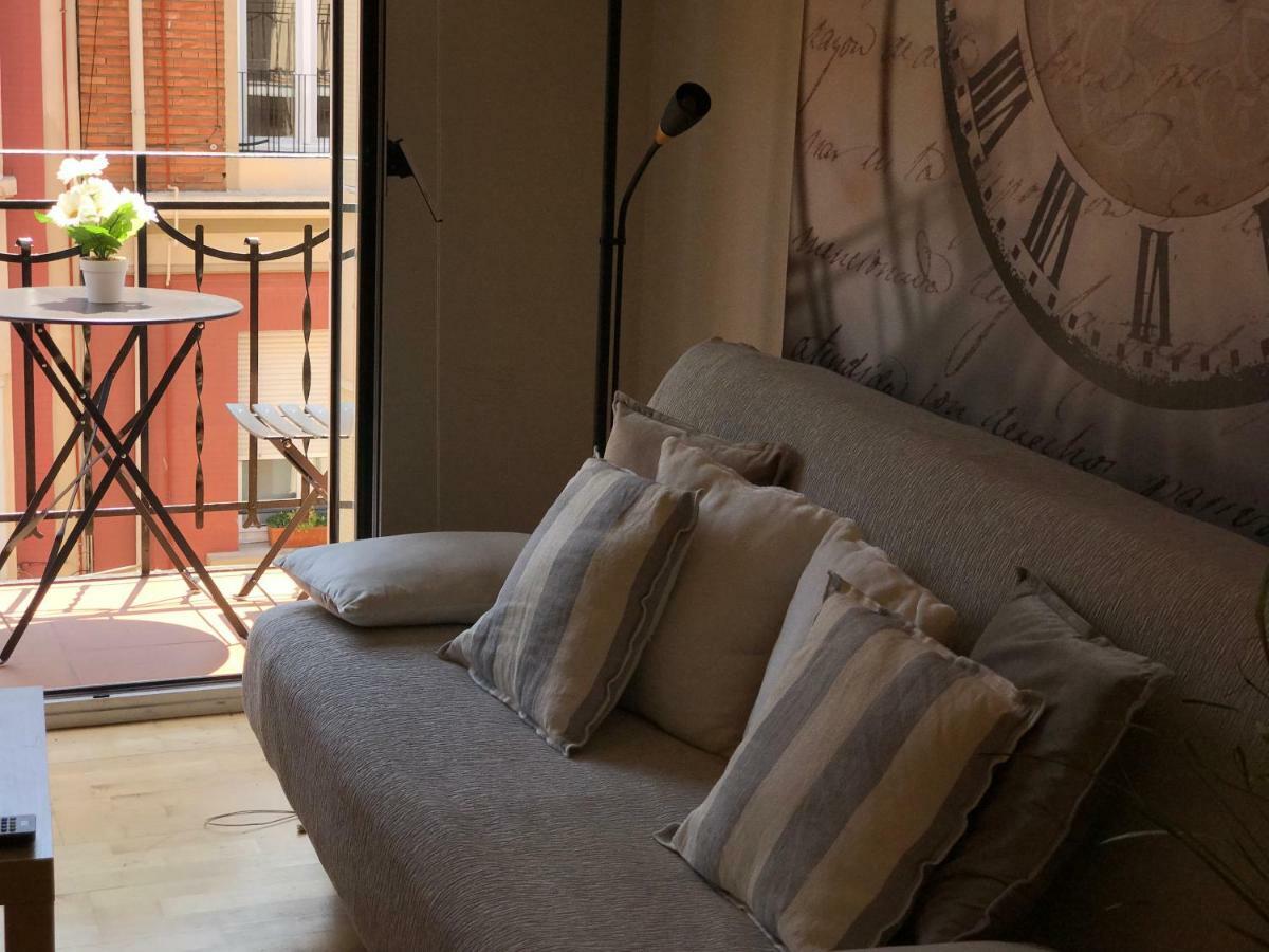 Apartamentos Logrono Centro, Tic Tac, Wifi Bagian luar foto